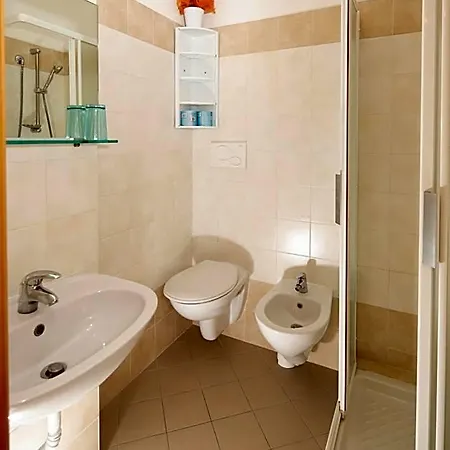 Hotel Lem 2*