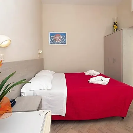 Hotel Lem 2*