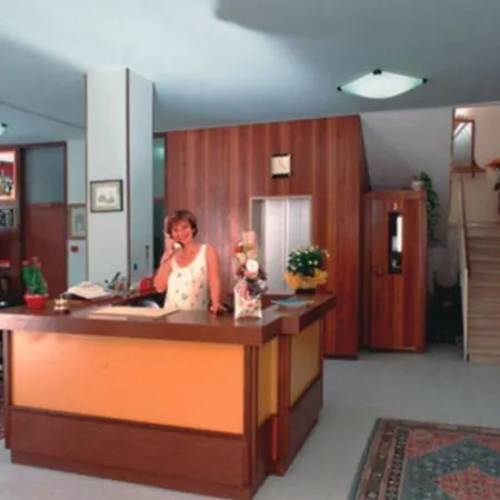 Otel Lem 2*