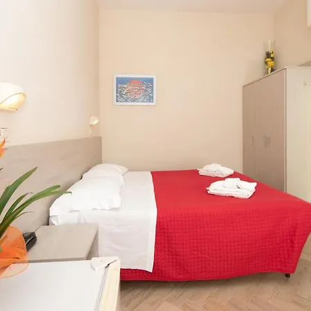 Hotel Lem 2*